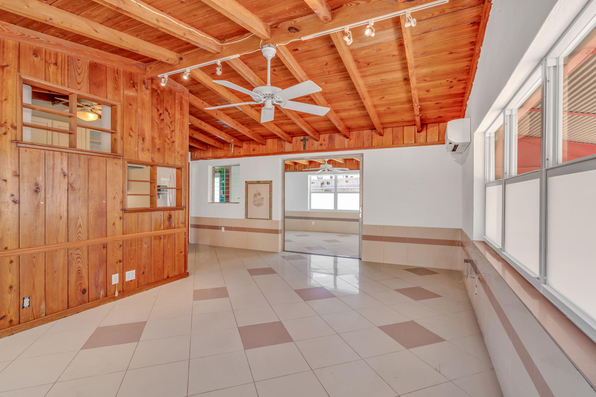 140 Gardenia Street Property Photo 4