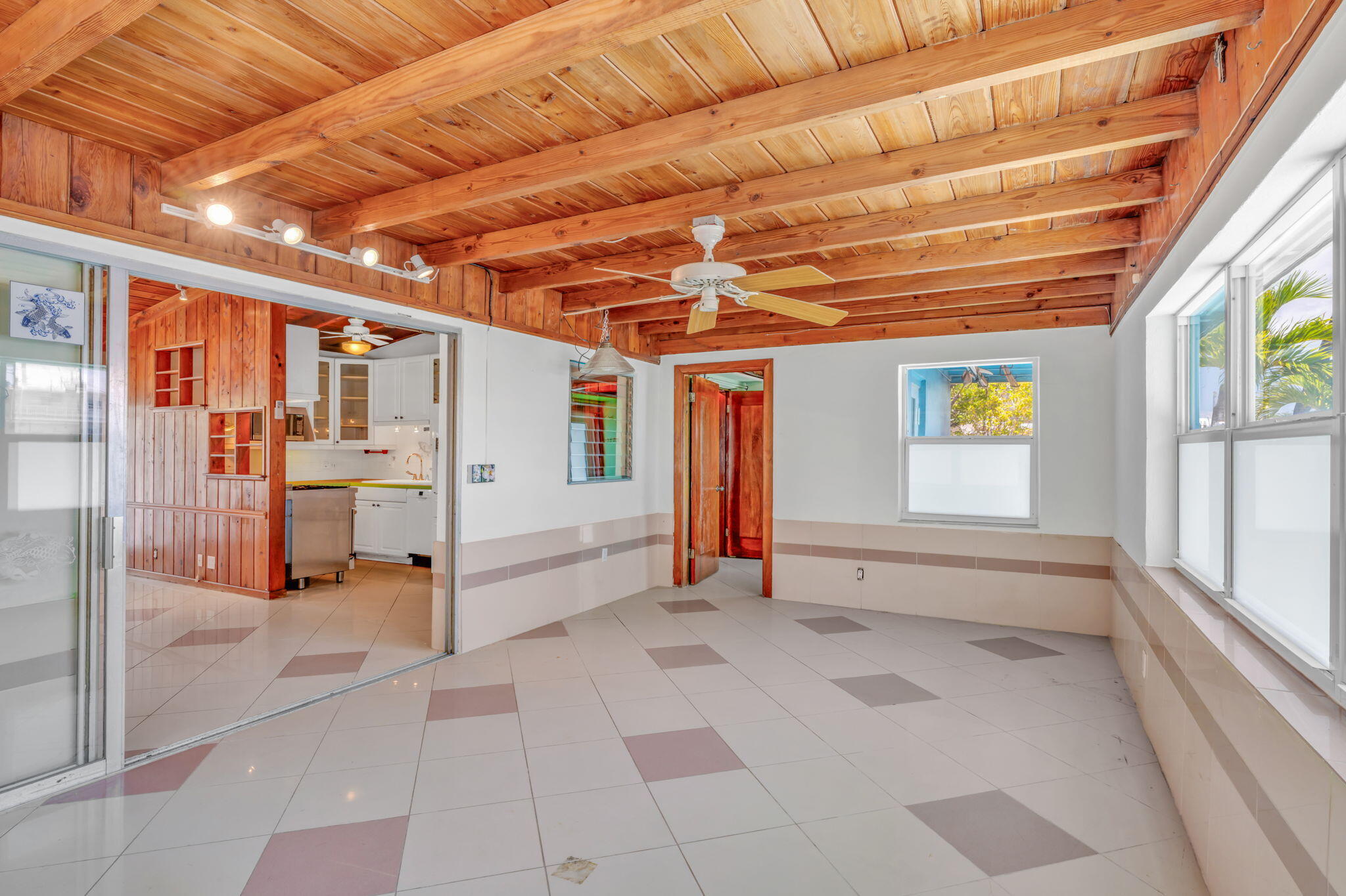140 Gardenia Street Property Photo 9