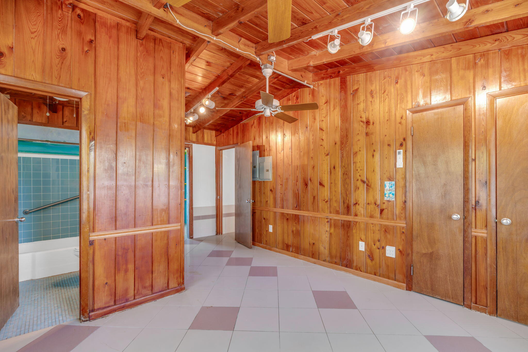 140 Gardenia Street Property Photo 14