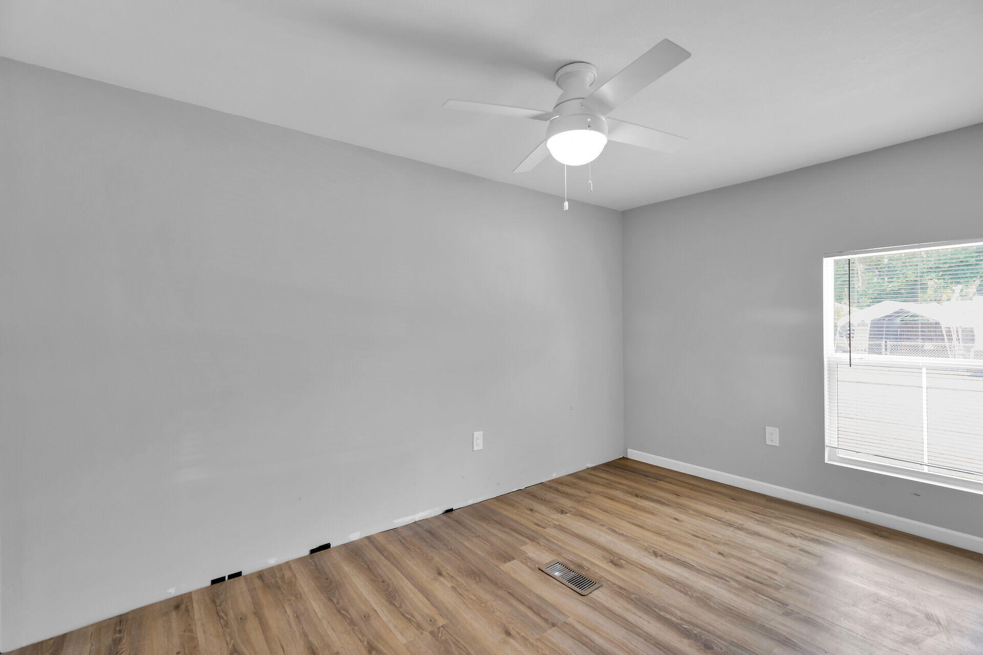 225 Lee Avenue Property Photo 15