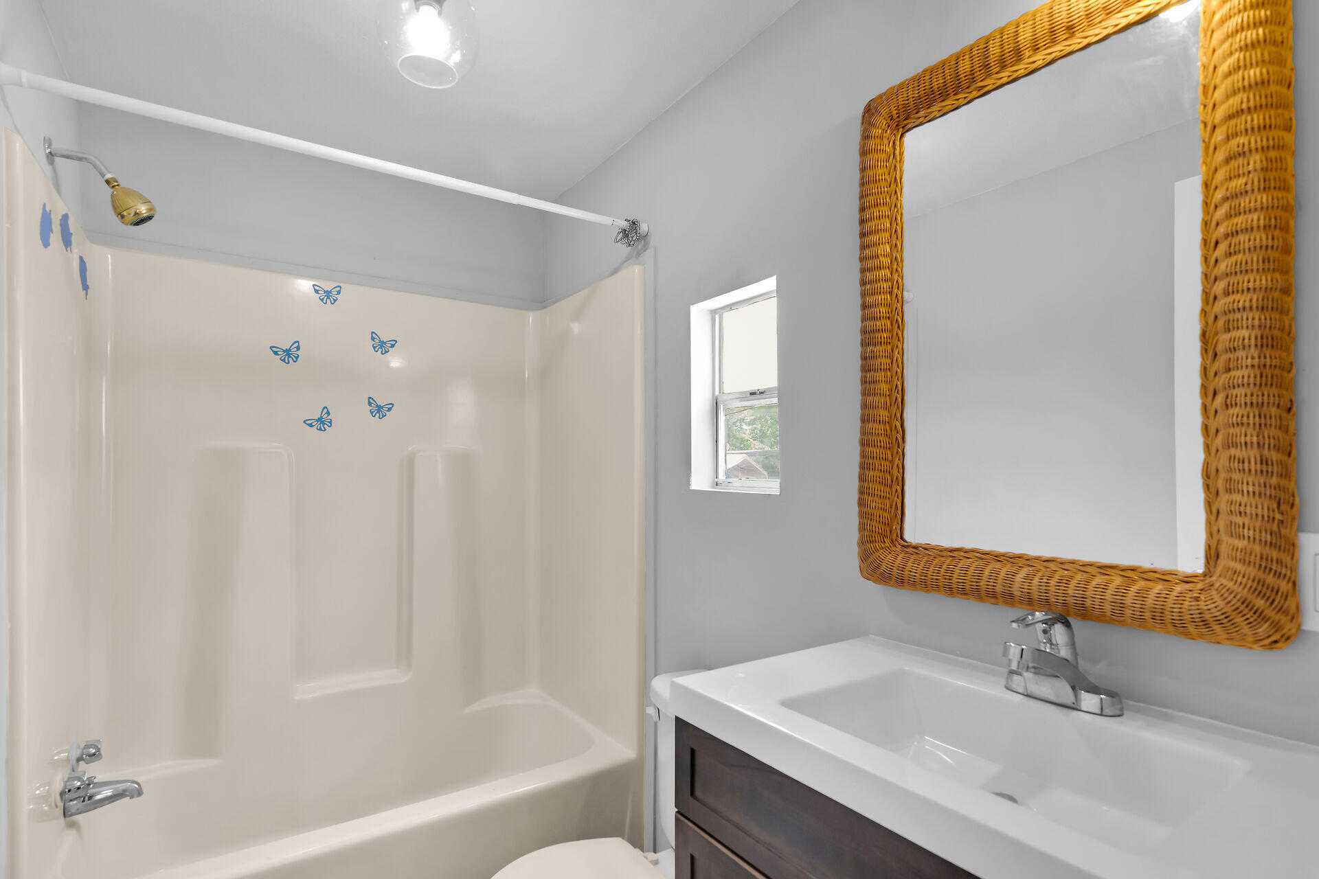 225 Lee Avenue Property Photo 18