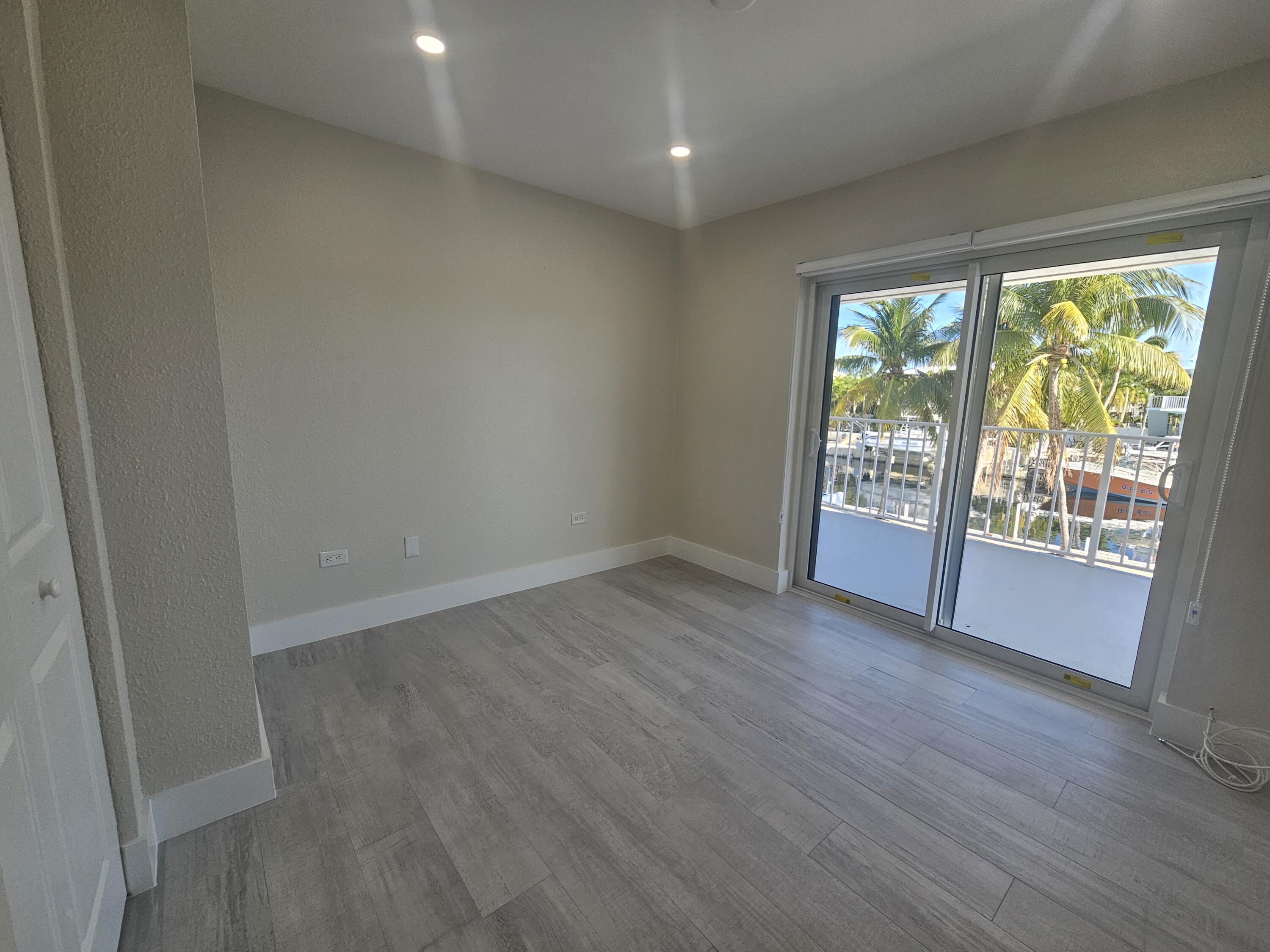 392 Laguna Avenue Property Photo 11