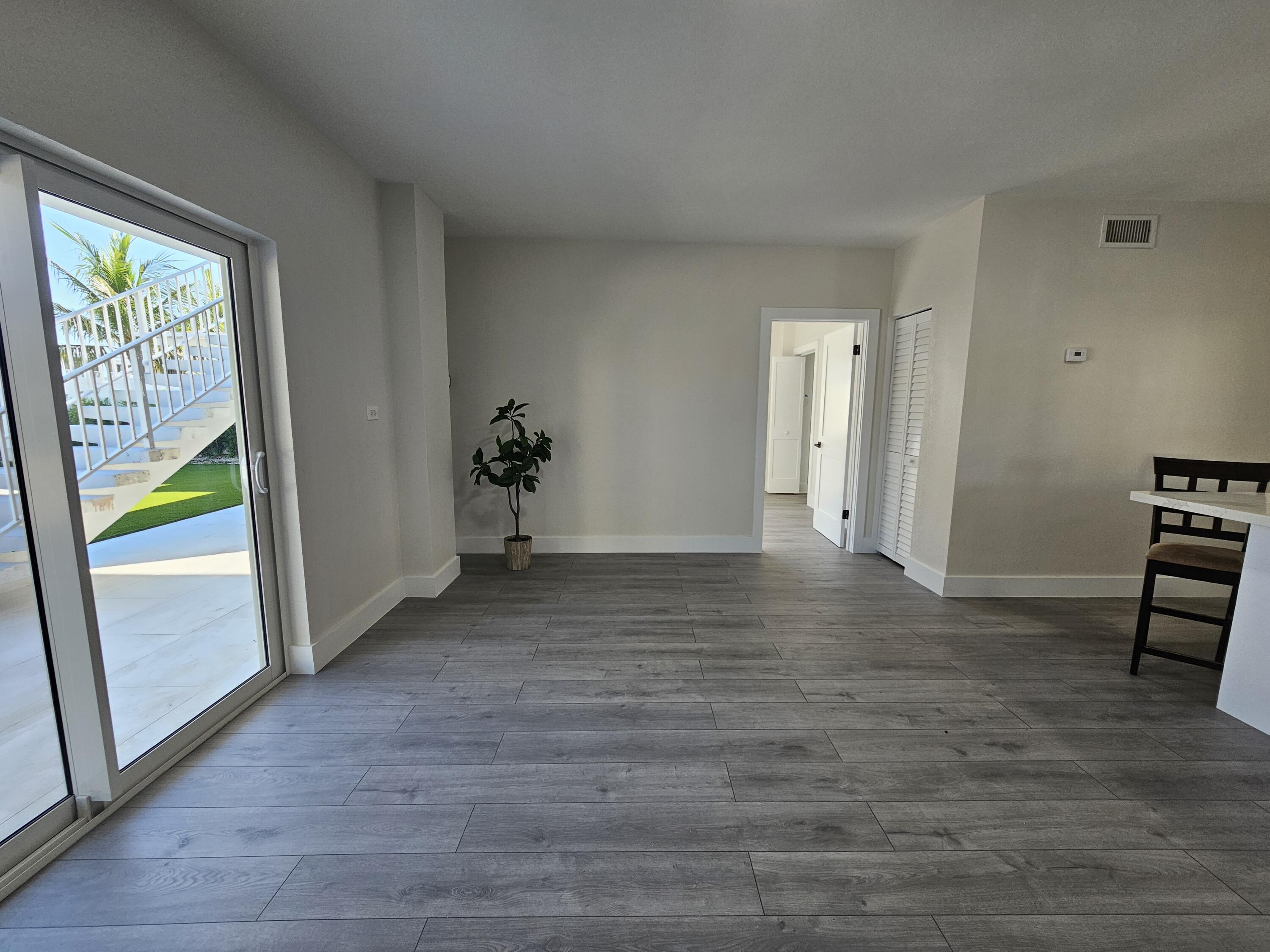 392 Laguna Avenue Property Photo 19