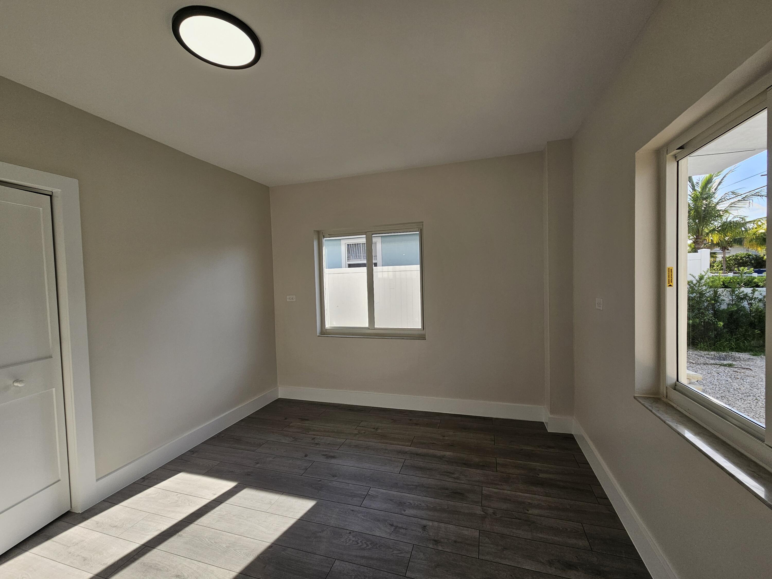 392 Laguna Avenue Property Photo 24