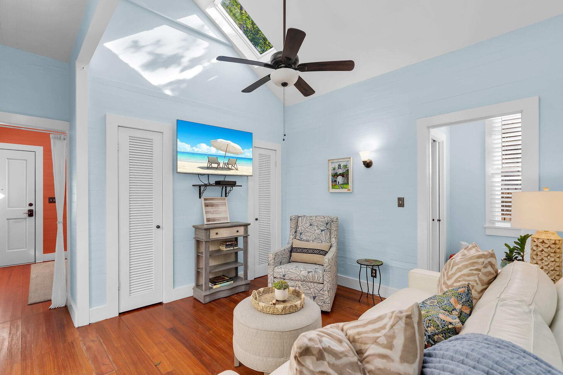 820 Carsten Lane Property Photo 7