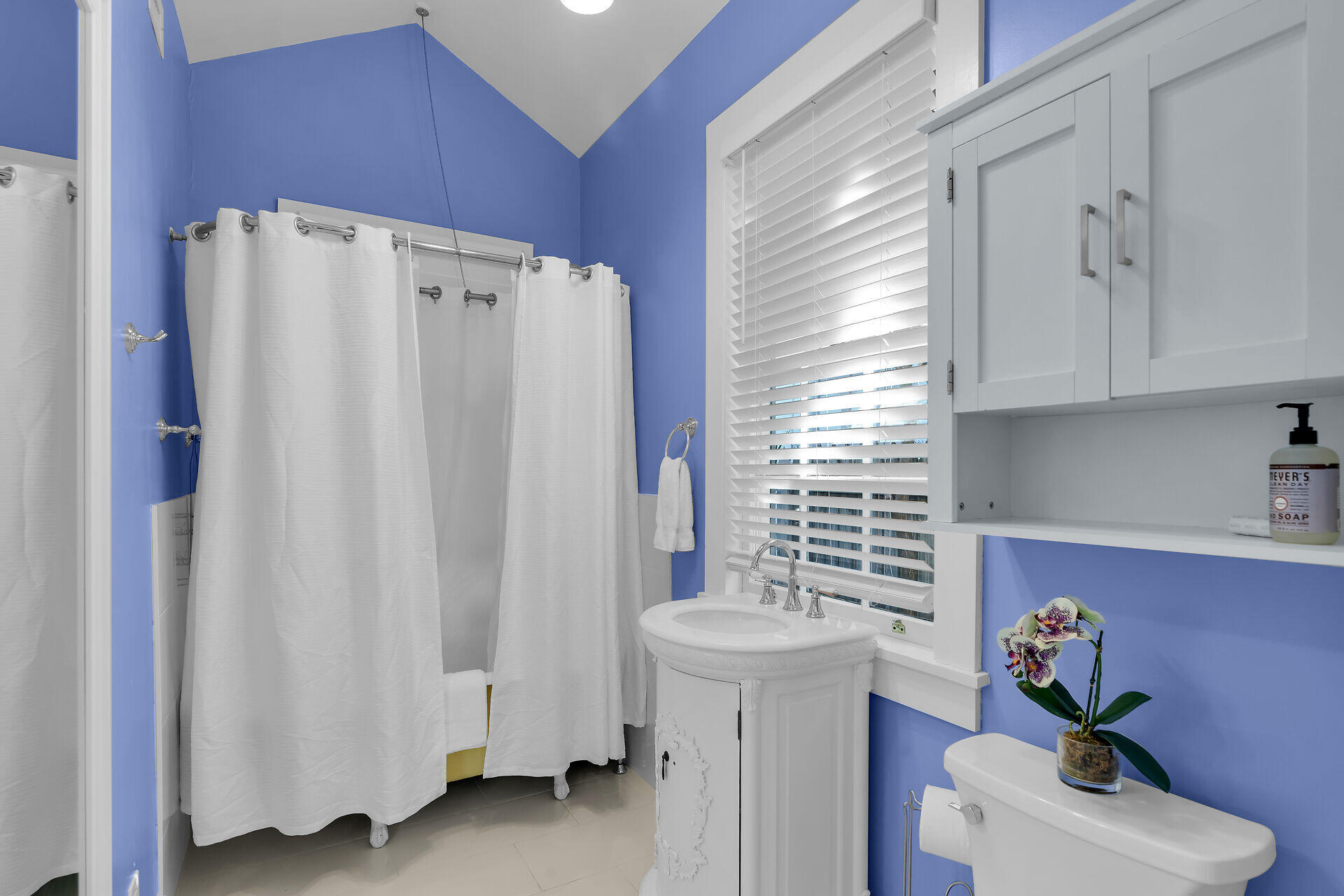 820 Carsten Lane Property Photo 15