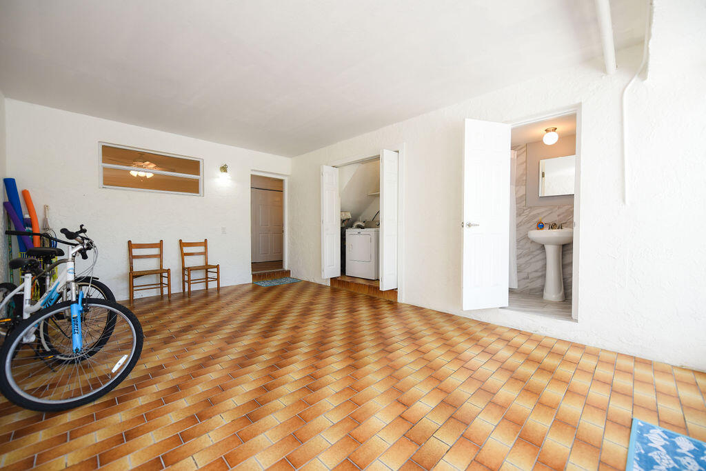 1500 Ocean Bay Drive, M6 Property Photo 3