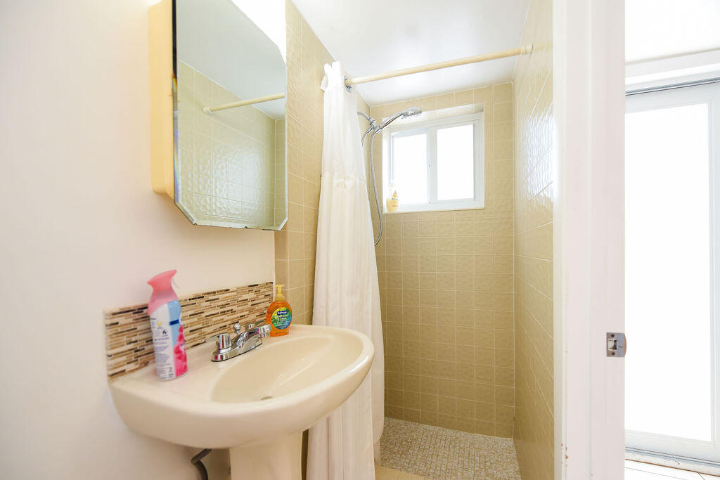 1500 Ocean Bay Drive, M6 Property Photo 14