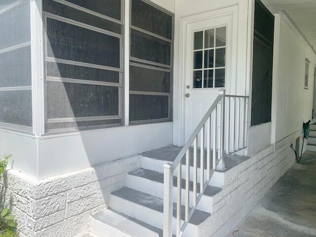 811 S Emerald Drive Property Photo 2