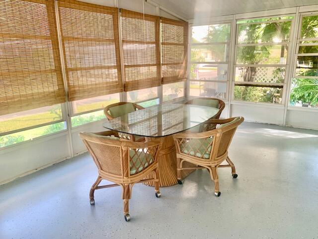811 S Emerald Drive Property Photo 8