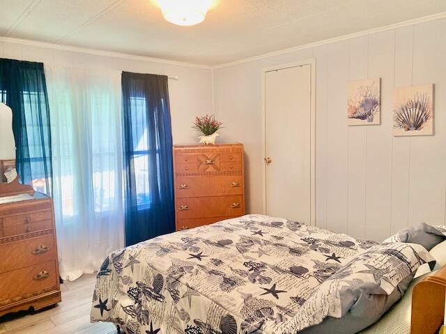 811 S Emerald Drive Property Photo 9