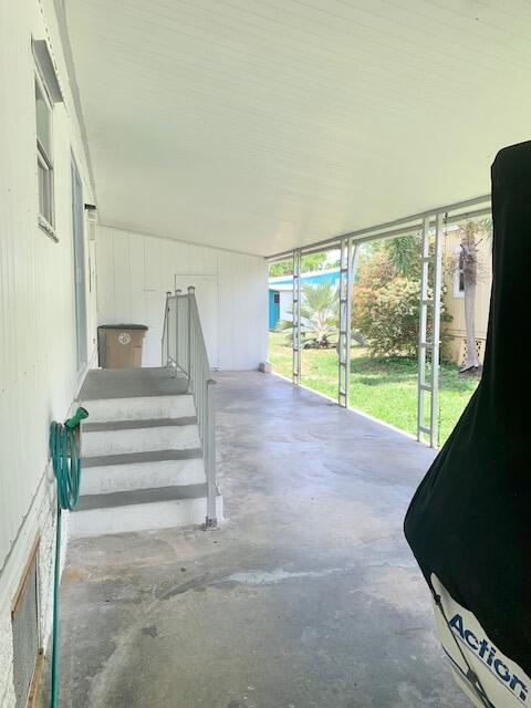811 S Emerald Drive Property Photo 17