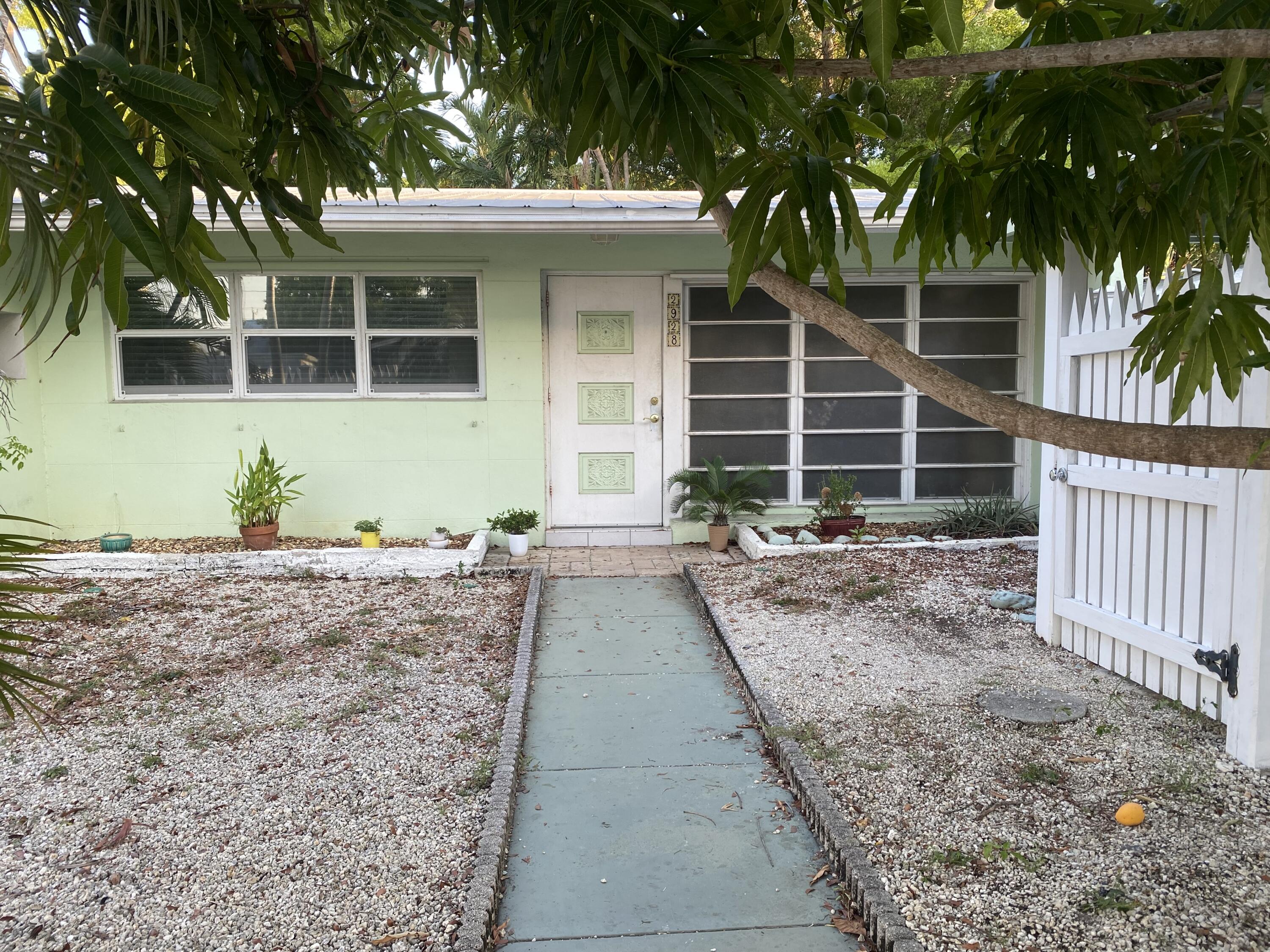 2928 Fogarty Avenue Property Photo 2