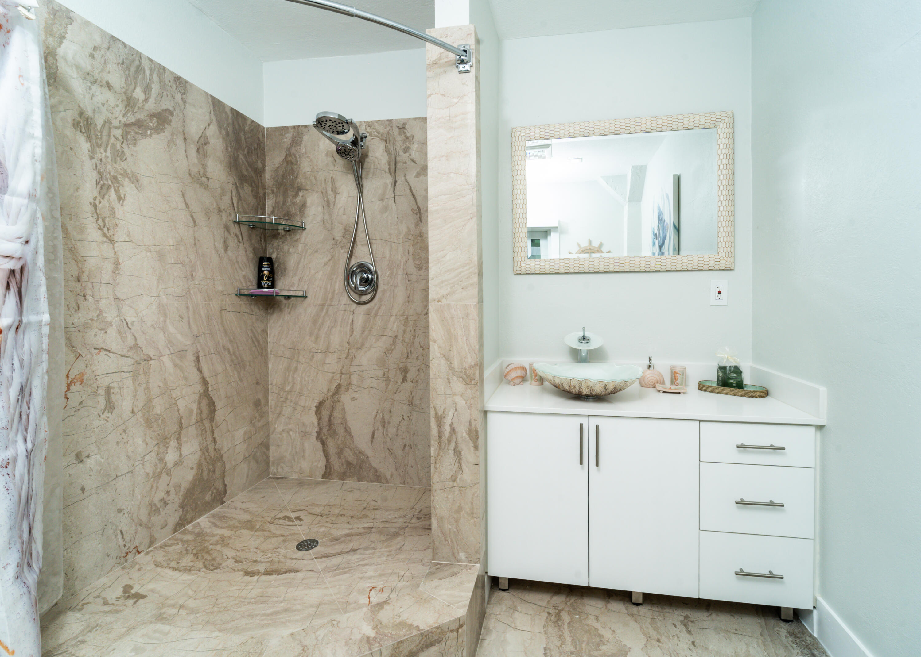 25 N Blackwater Lane Property Photo 17