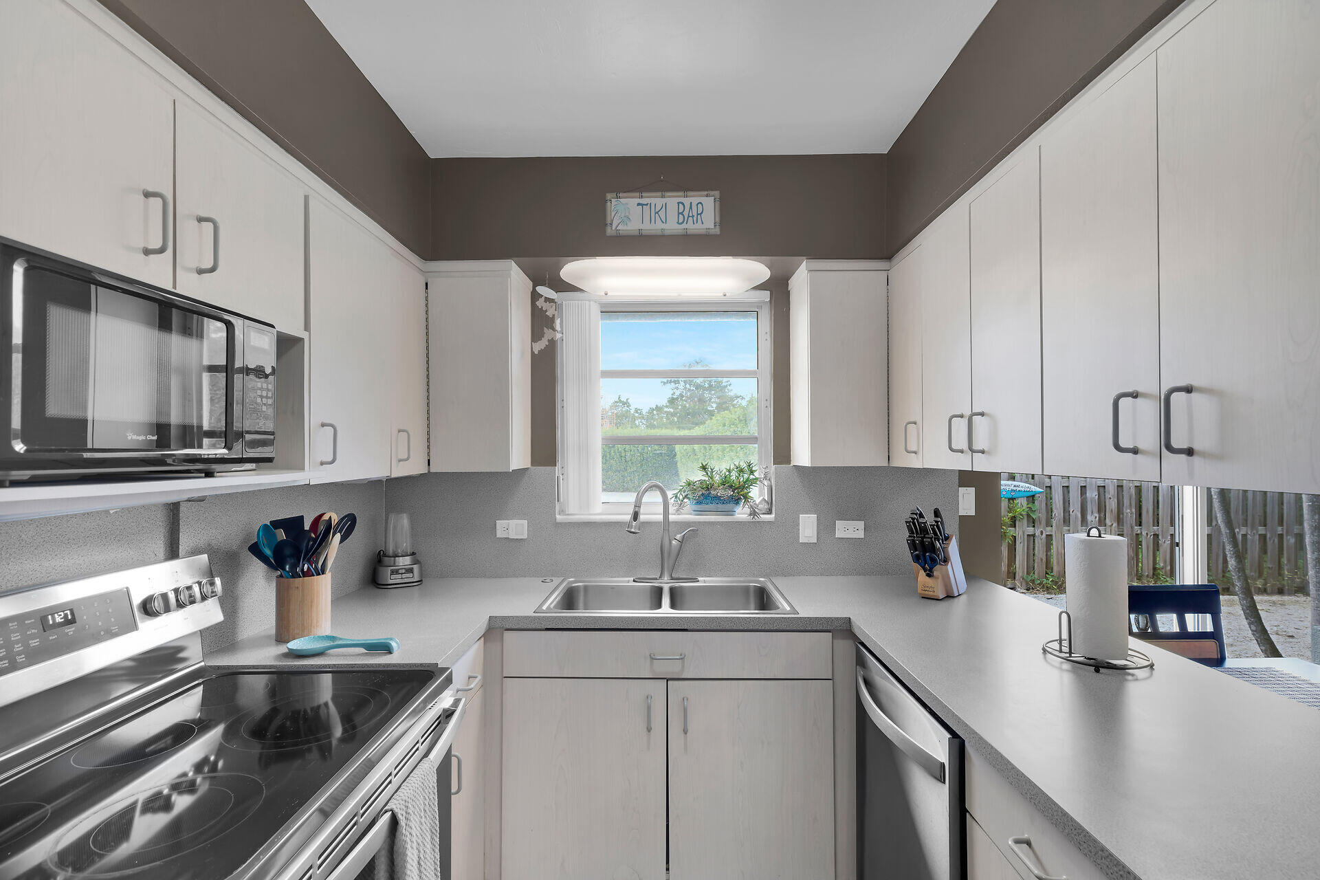 1103 S Indies Drive Property Photo 14