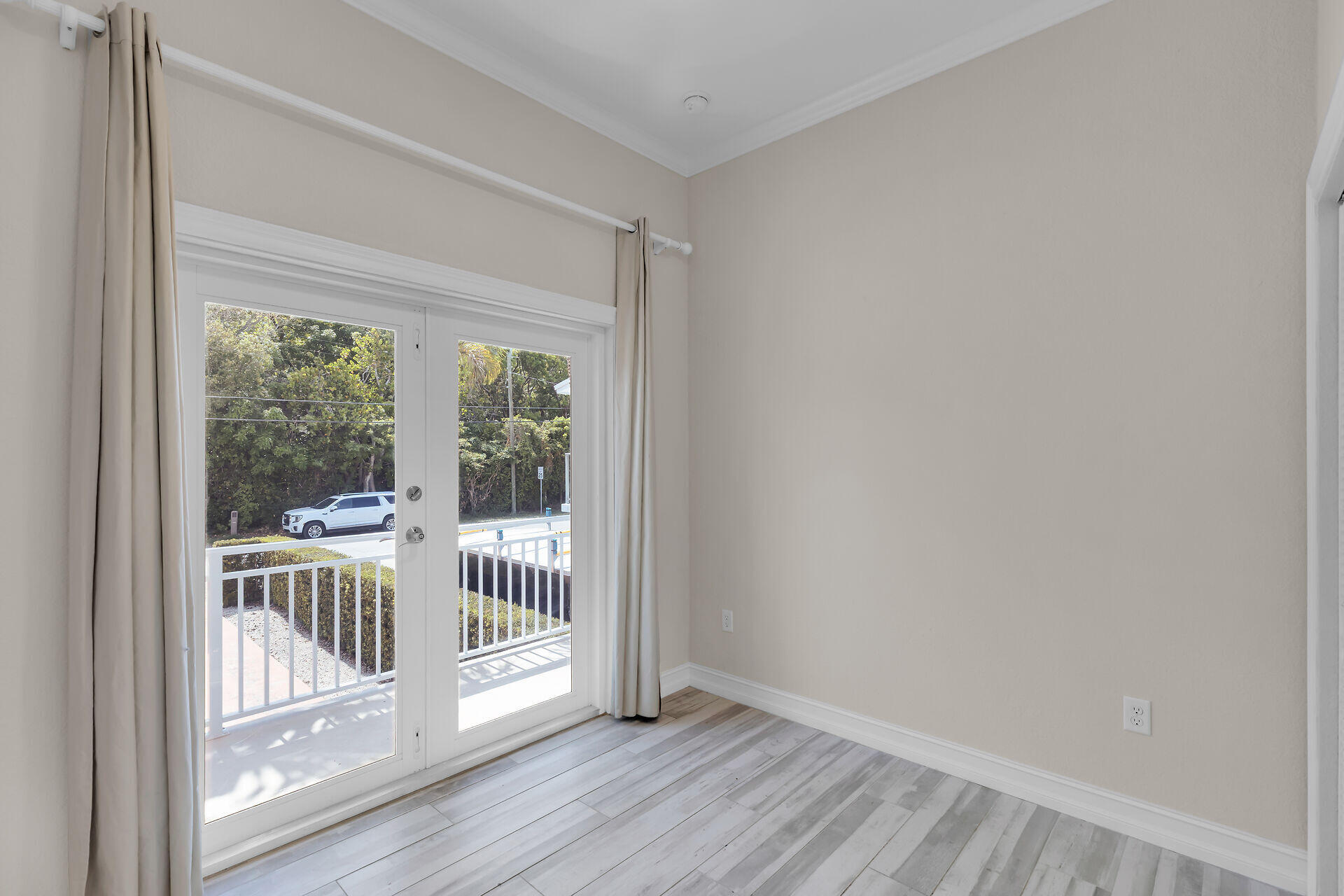 853 Ellen Drive Property Photo 19