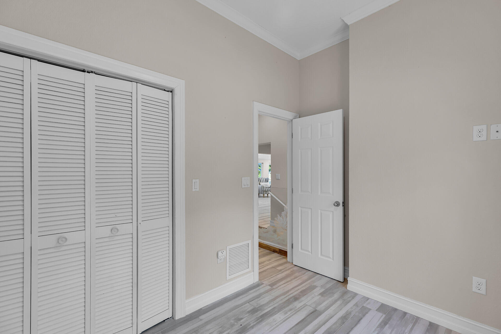 853 Ellen Drive Property Photo 20