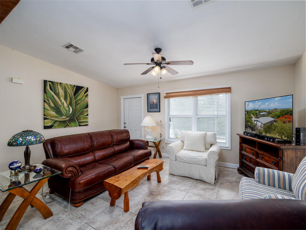 3806 Dyer Road Property Photo 11