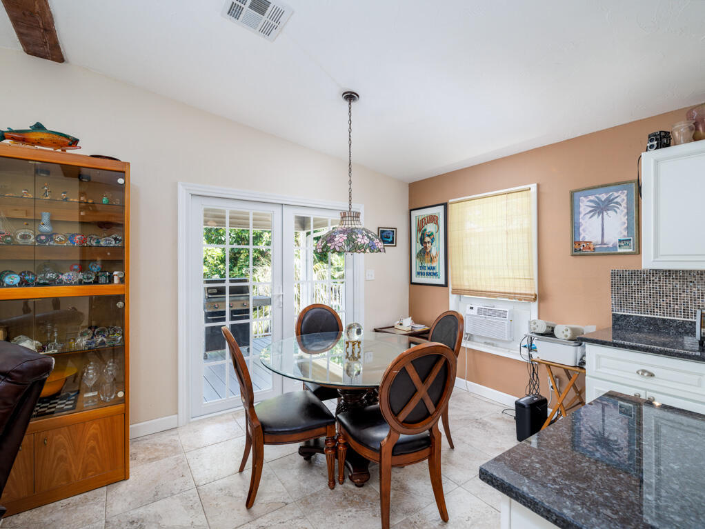 3806 Dyer Road Property Photo 14