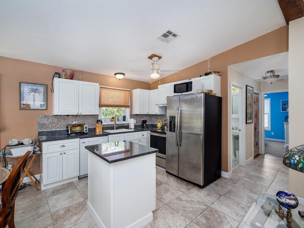 3806 Dyer Road Property Photo 15