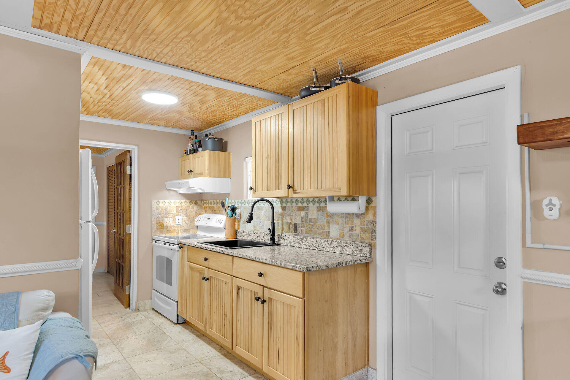 118 Garden Street Property Photo 6