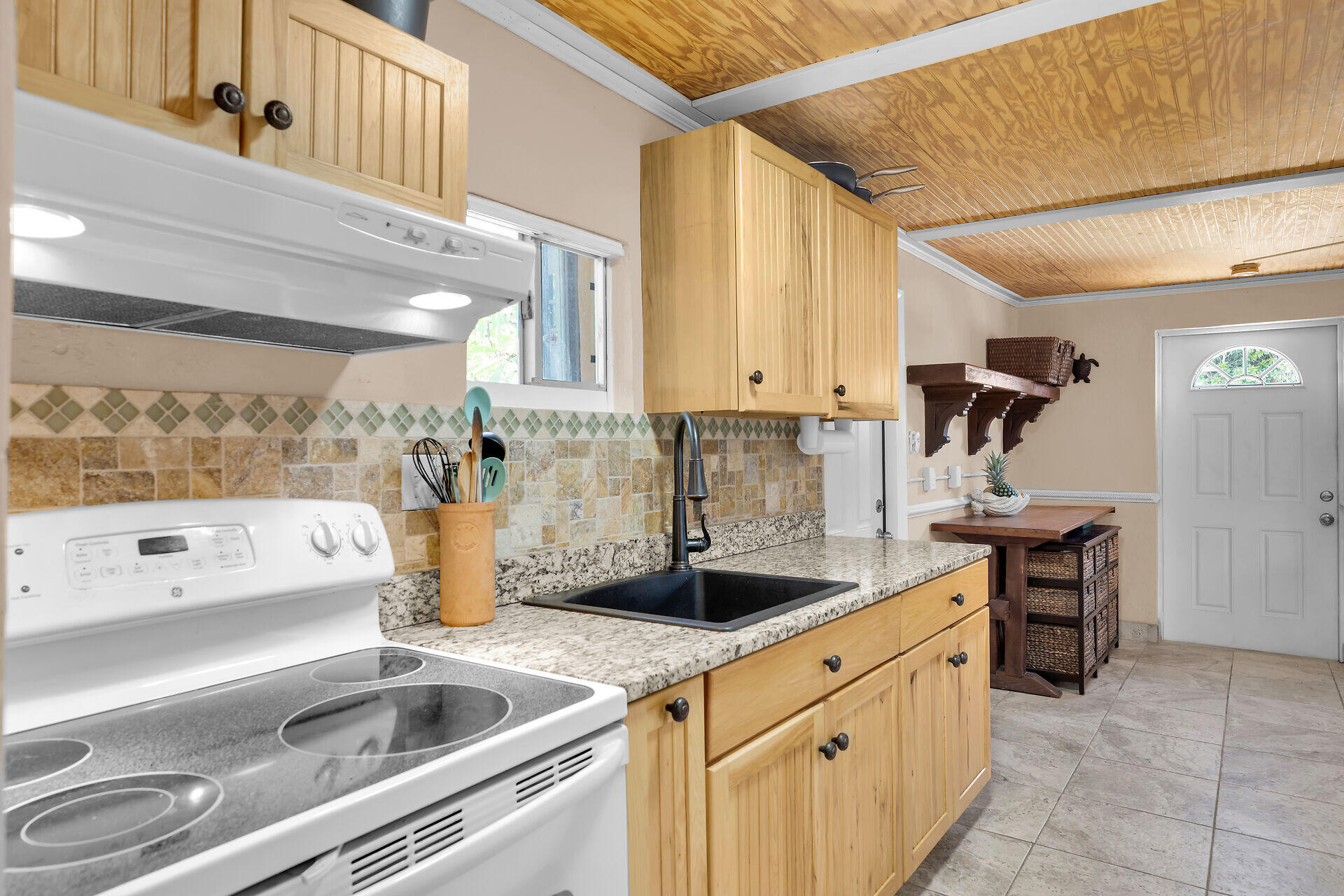 118 Garden Street Property Photo 8