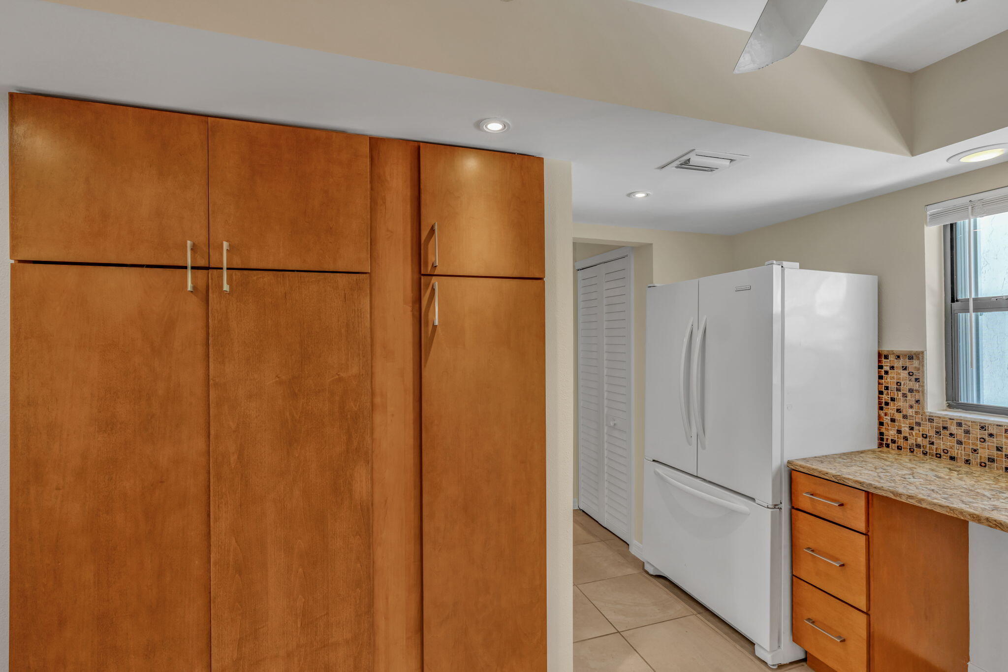 601 W Ocean Drive, 414d Property Photo 16