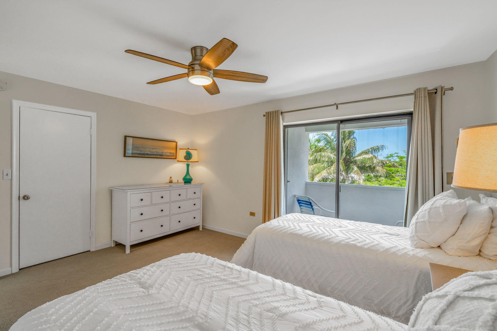 601 W Ocean Drive, 414d Property Photo 27