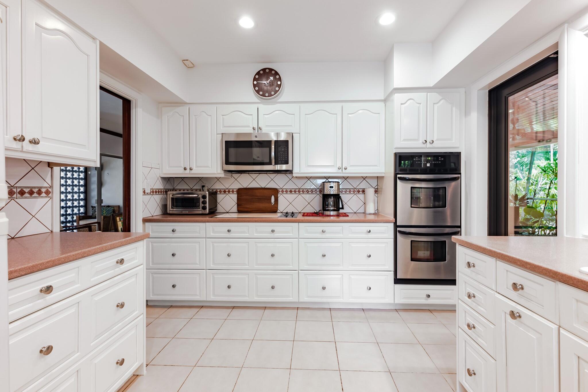 1110 Johnson Street Property Photo 5
