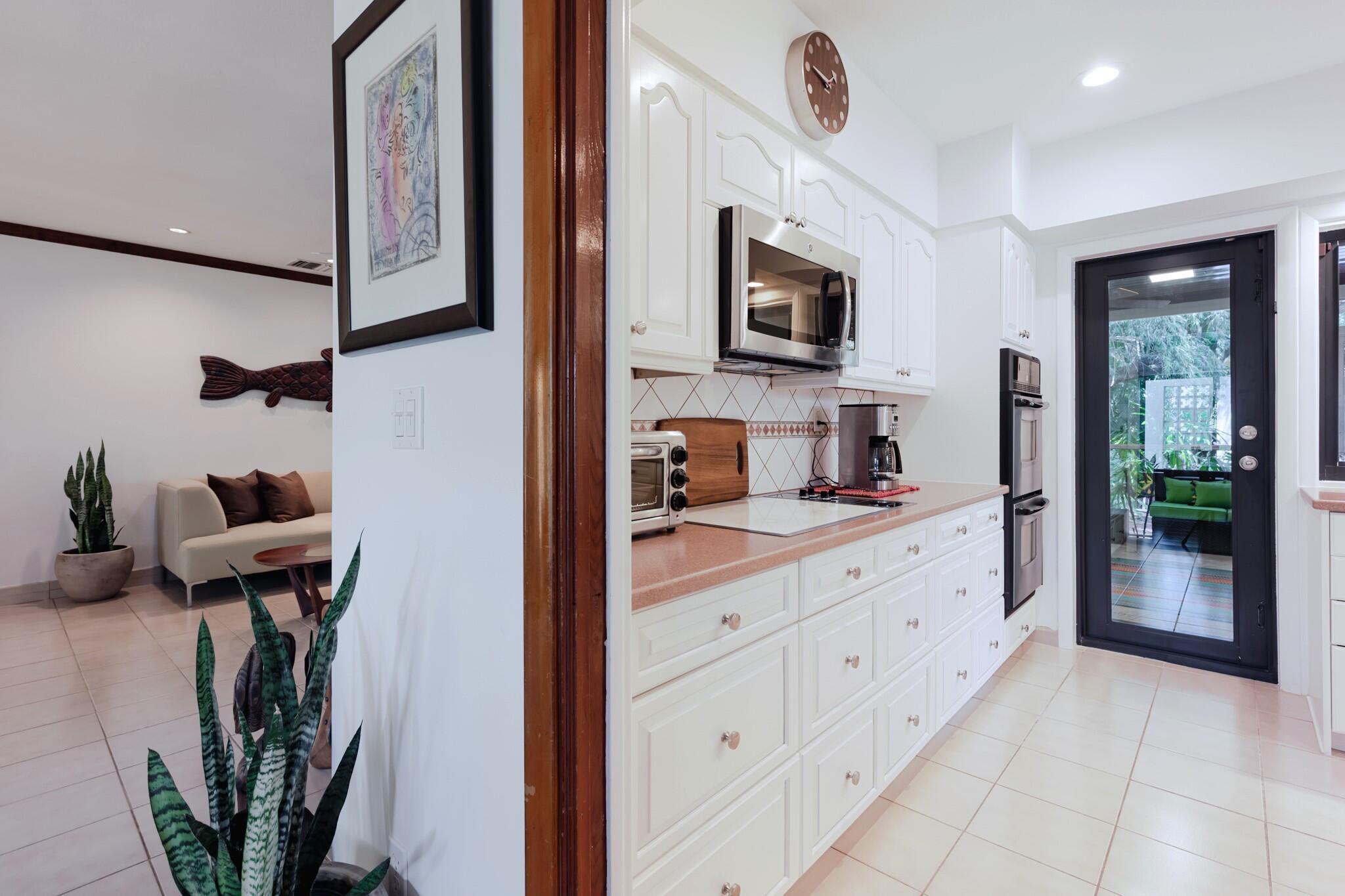 1110 Johnson Street Property Photo 15