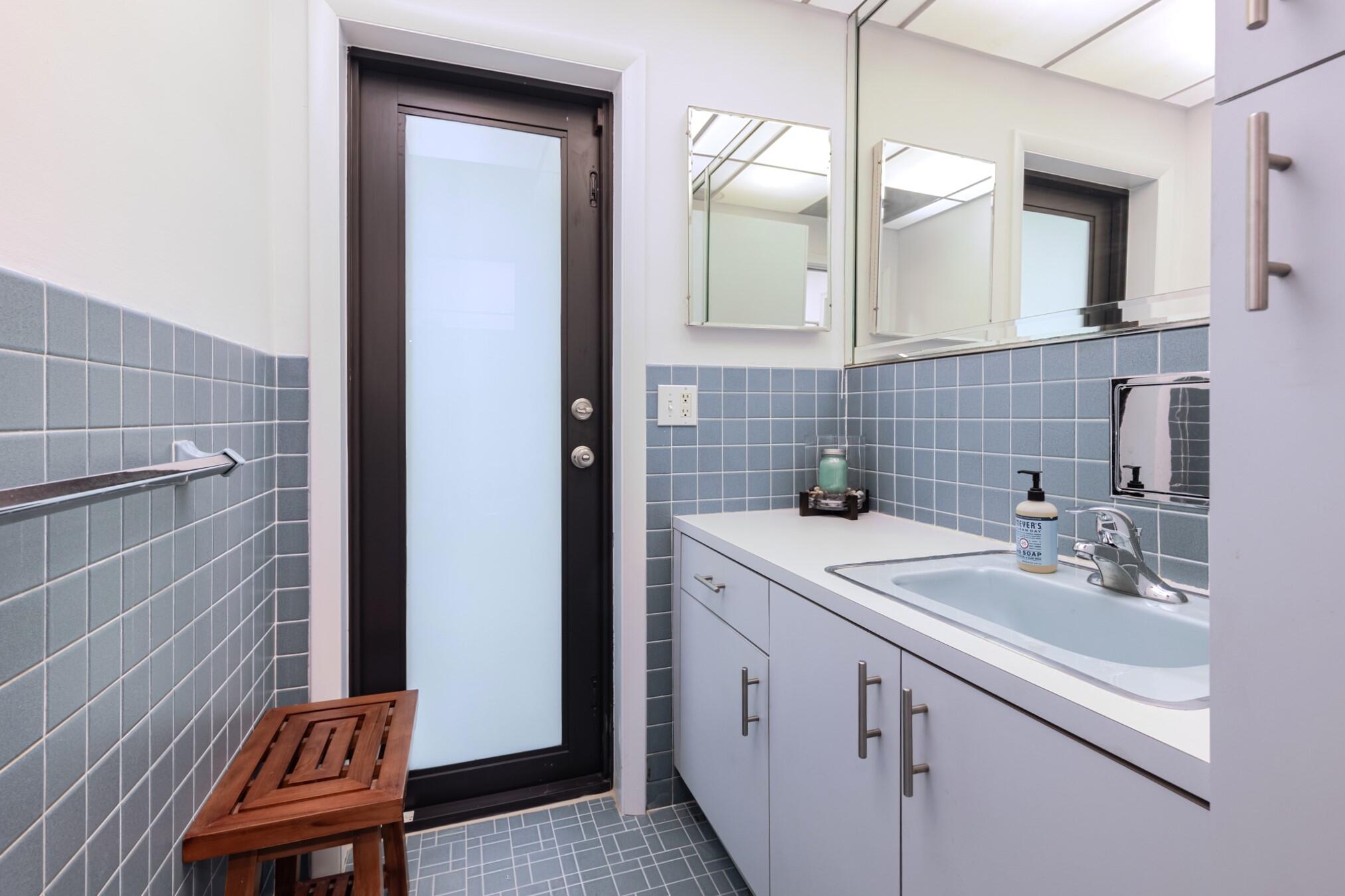 1110 Johnson Street Property Photo 18
