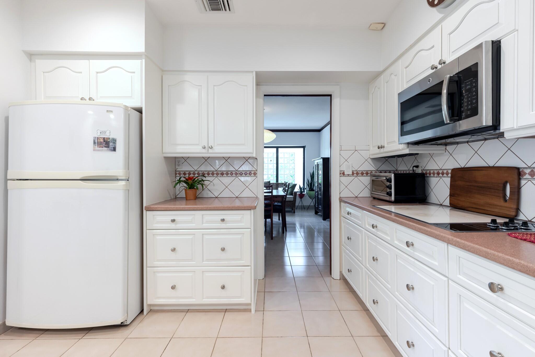 1110 Johnson Street Property Photo 34