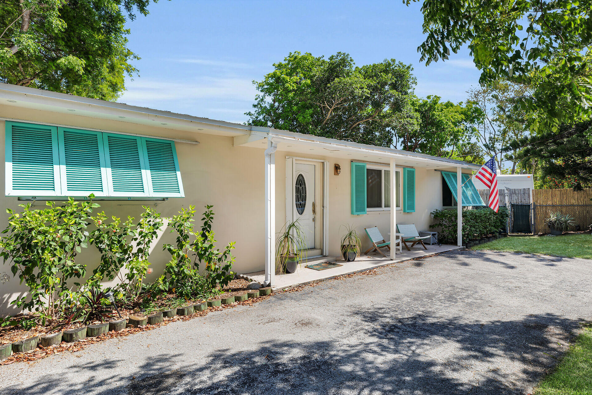 634 Ponce De Leon Boulevard Property Photo 2