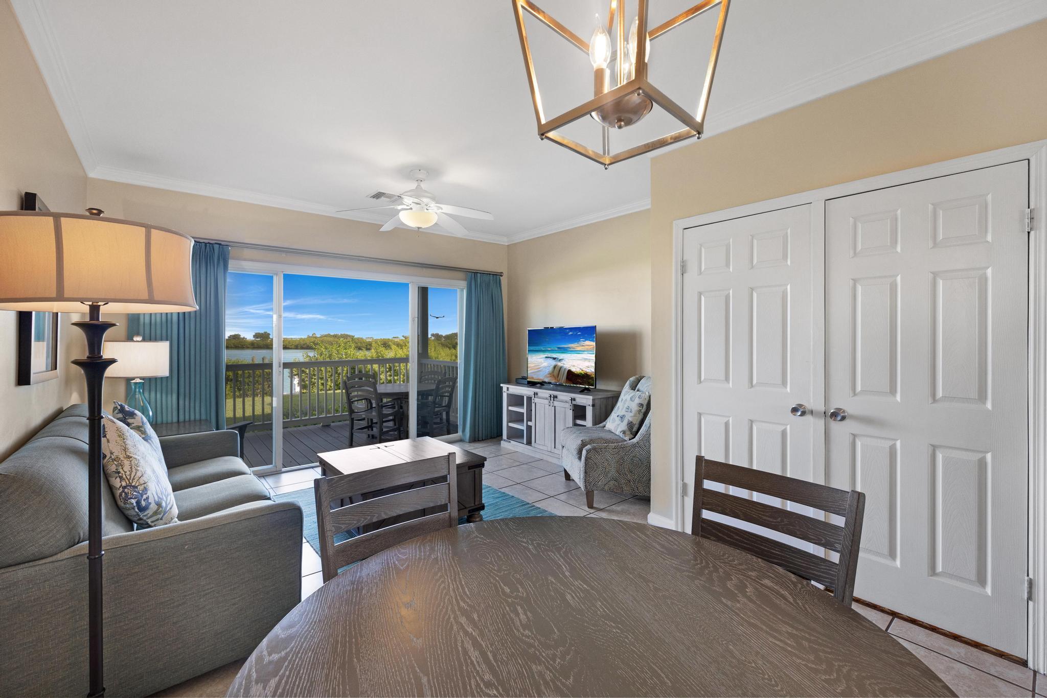 6005 Marina Villa Drive, C-019 Property Photo 6