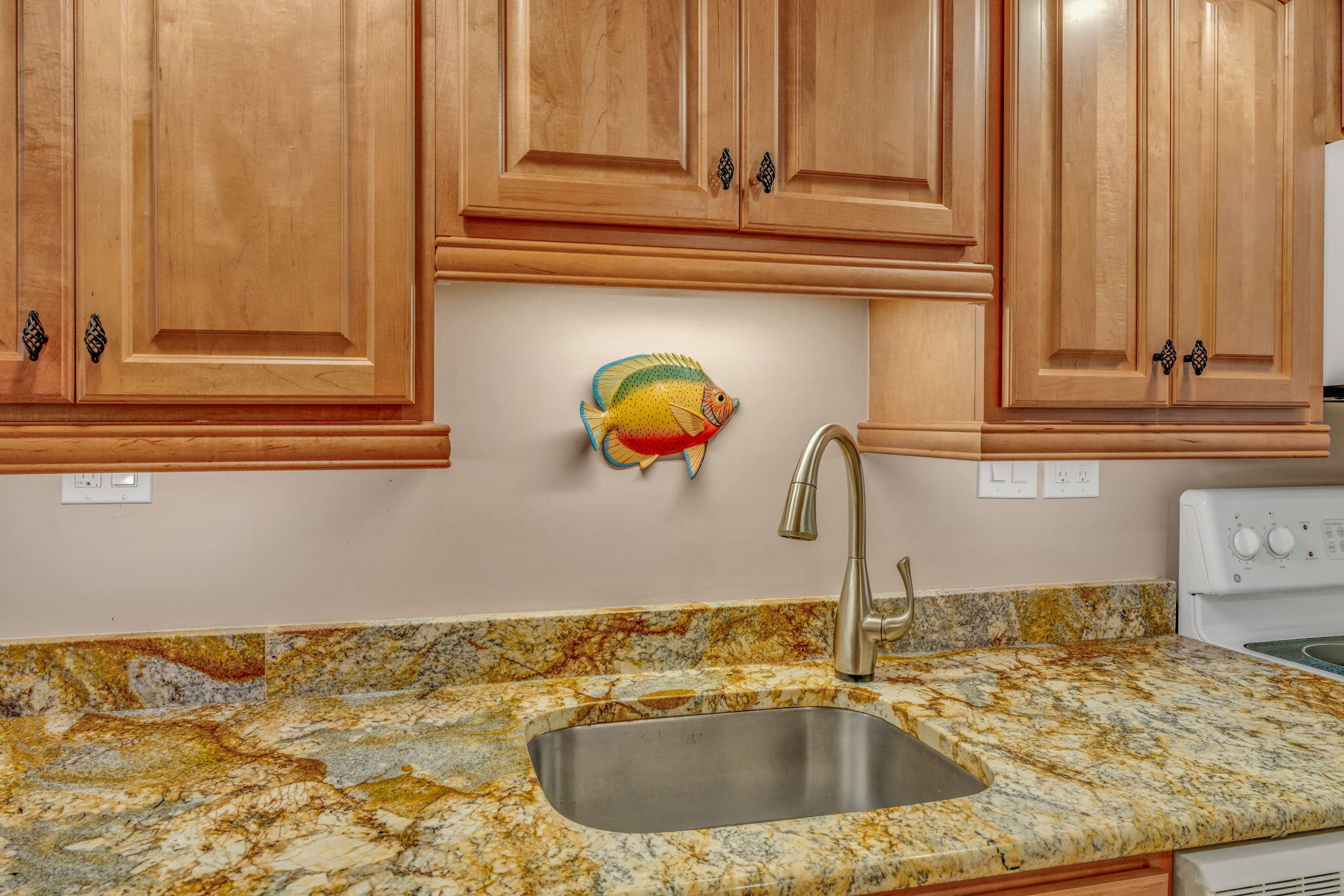 201 E Ocean Drive, 211 Property Photo 6