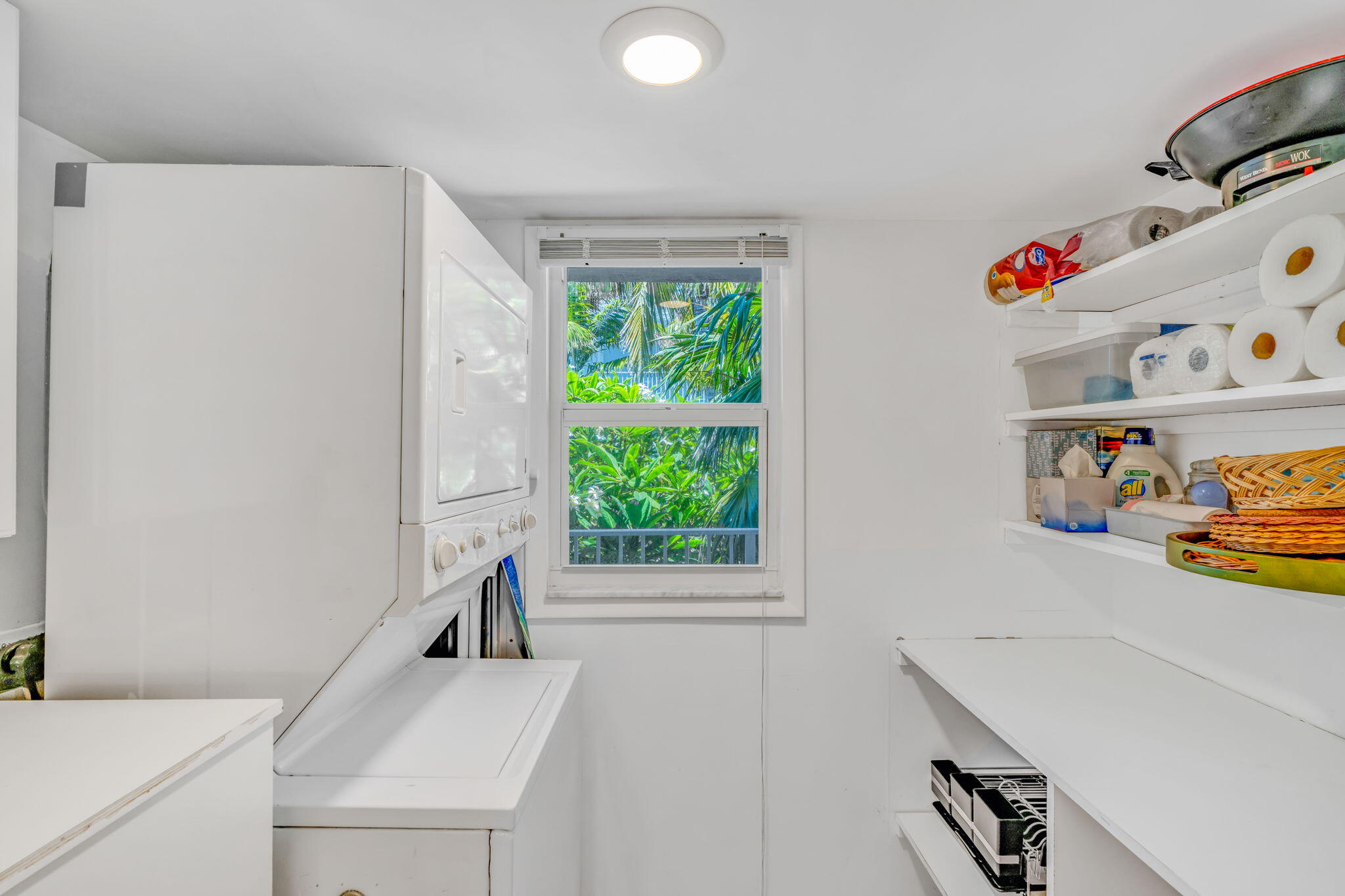 201 E Ocean Drive, 211 Property Photo 7