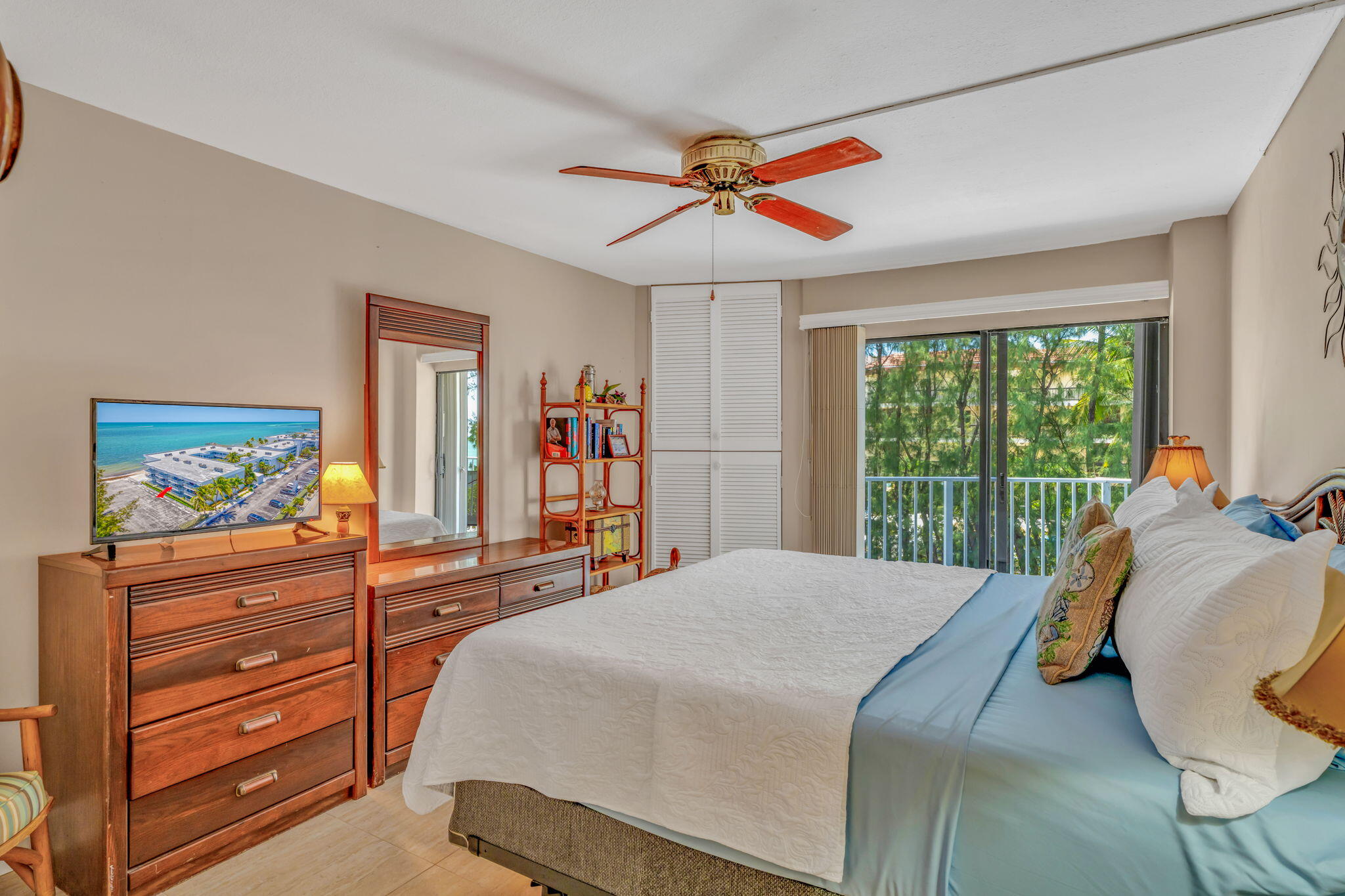 201 E Ocean Drive, 211 Property Photo 15