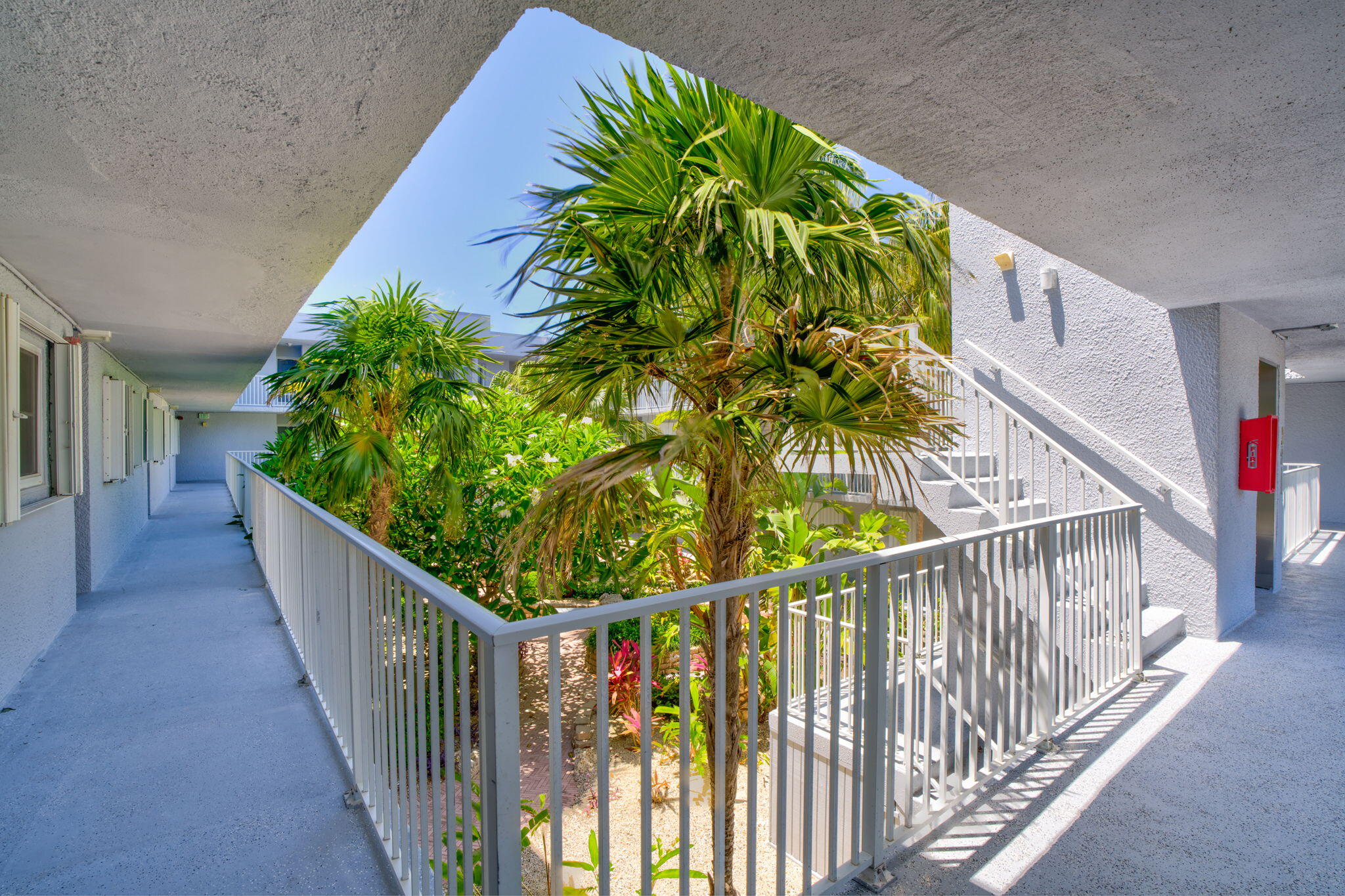 201 E Ocean Drive, 211 Property Photo 29