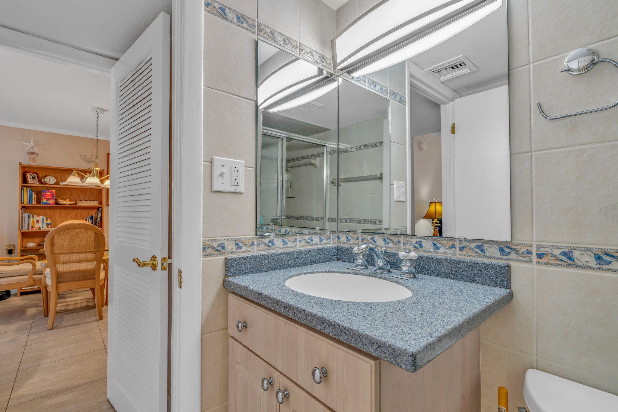 201 E Ocean Drive, 211 Property Photo 32