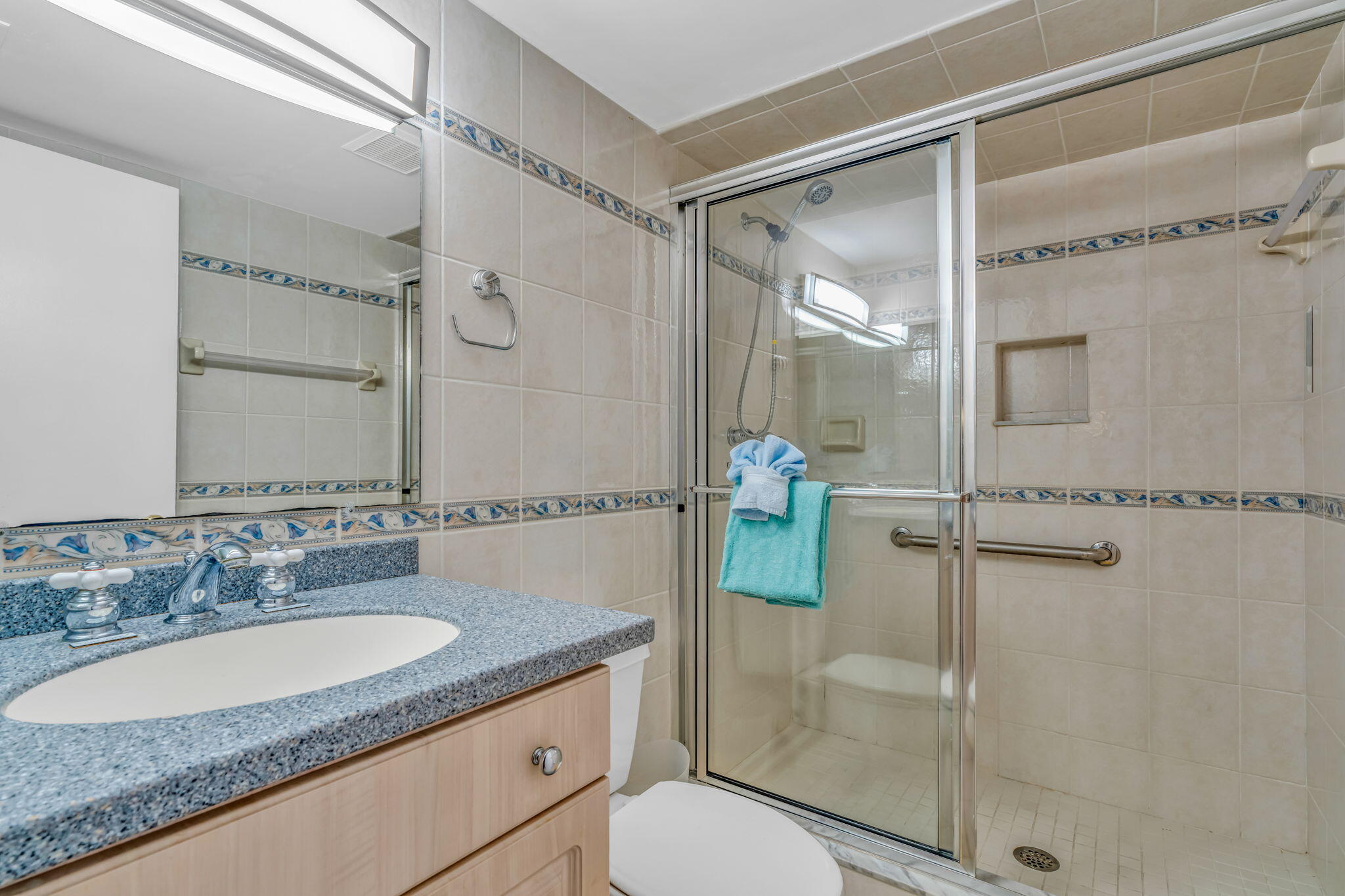 201 E Ocean Drive, 211 Property Photo 33