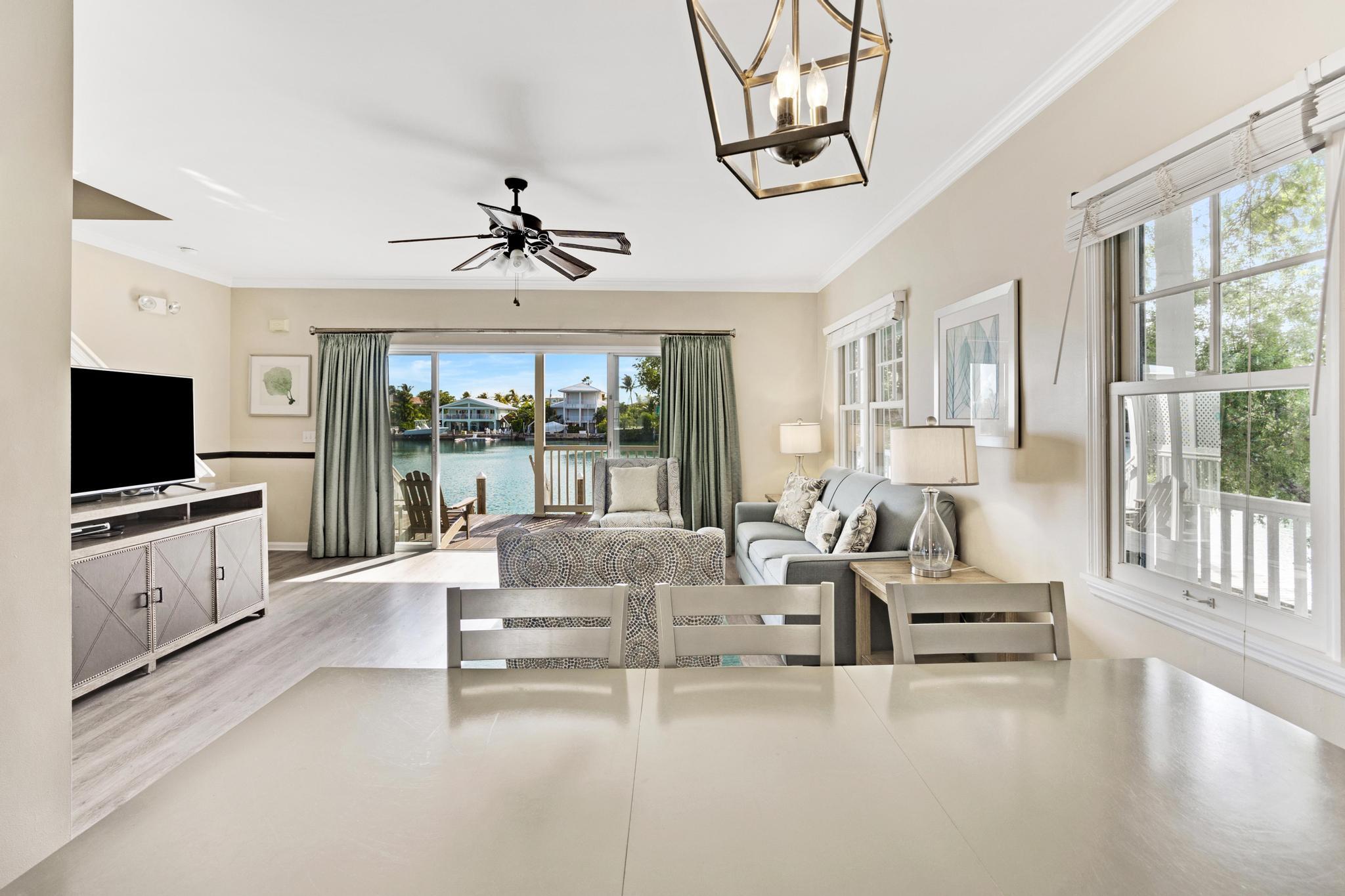 7043 Harbor Village Drive Property Photo 10