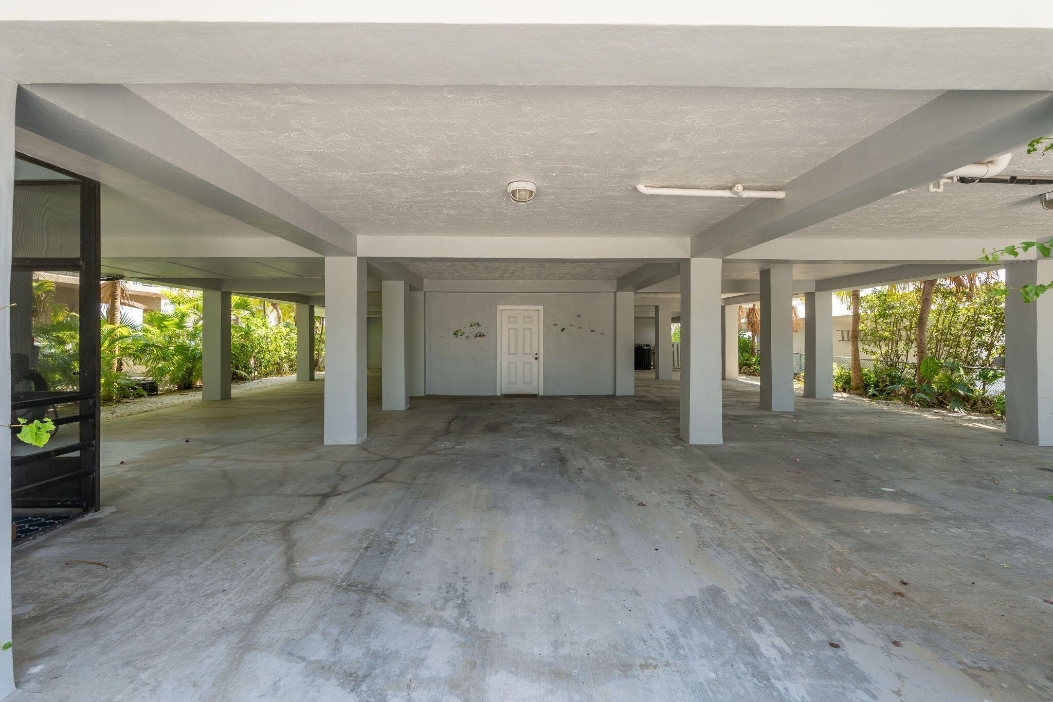 8 South Drive Property Photo 38