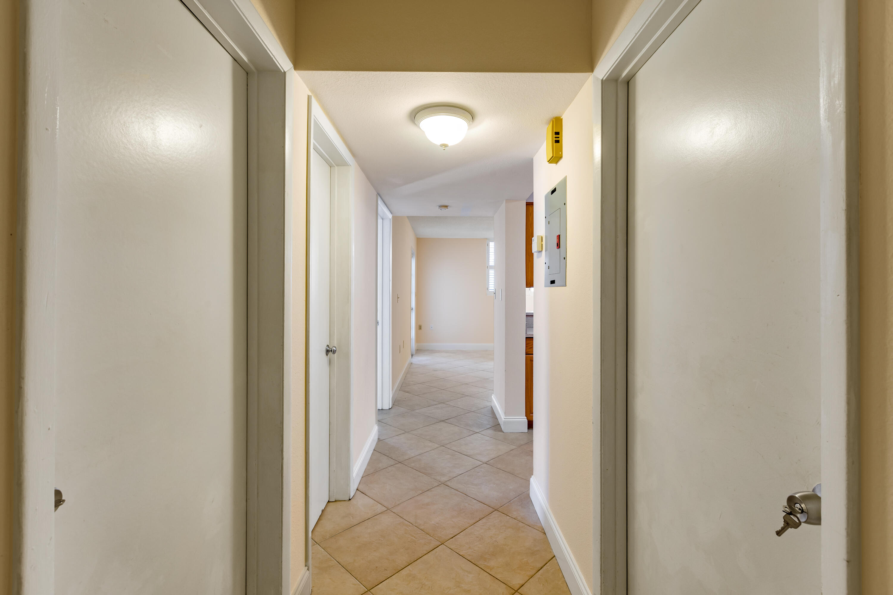 3930 S 3930 Roosevelt Boulevard, N302 Property Photo 3