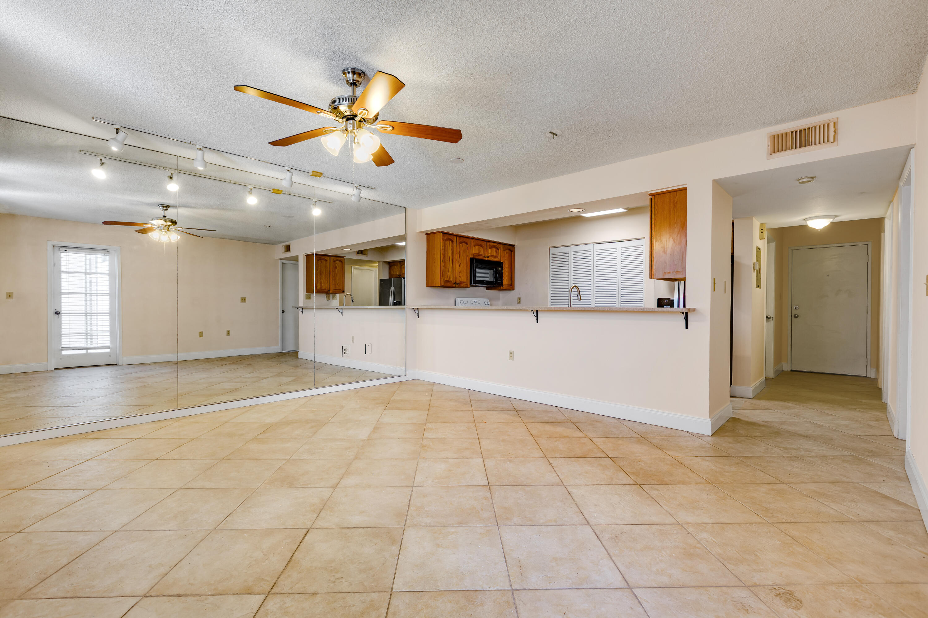 3930 S 3930 Roosevelt Boulevard, N302 Property Photo 8