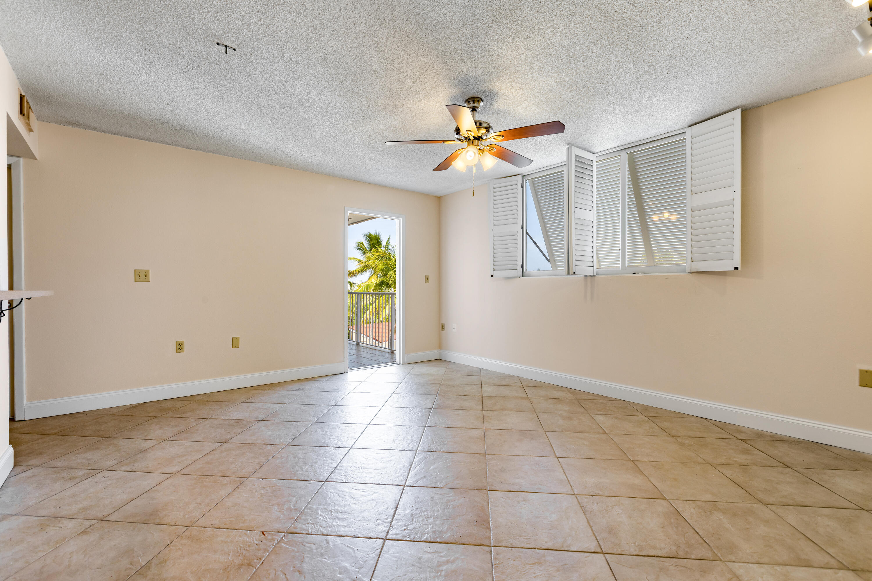 3930 S 3930 Roosevelt Boulevard, N302 Property Photo 10