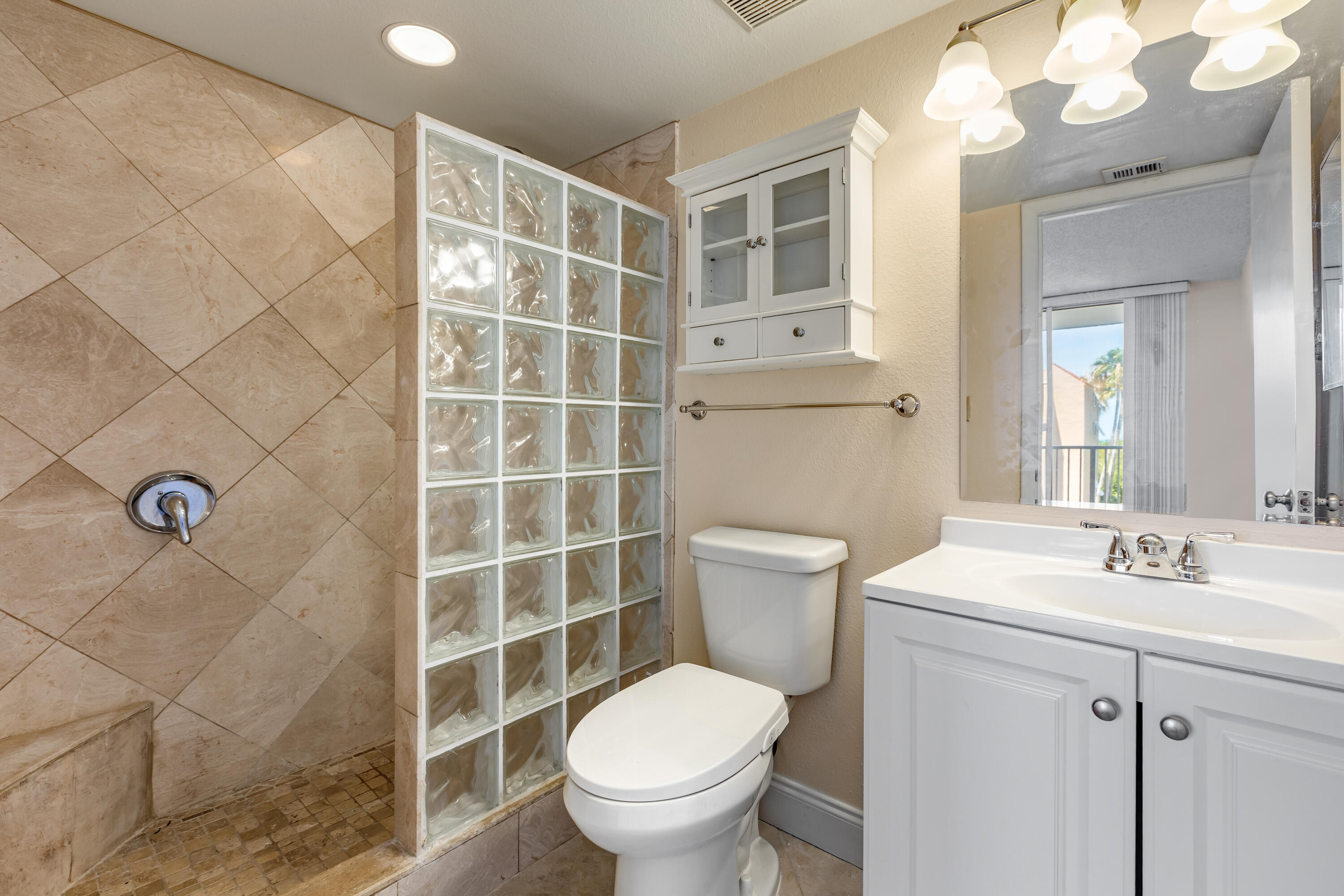 3930 S 3930 Roosevelt Boulevard, N302 Property Photo 16