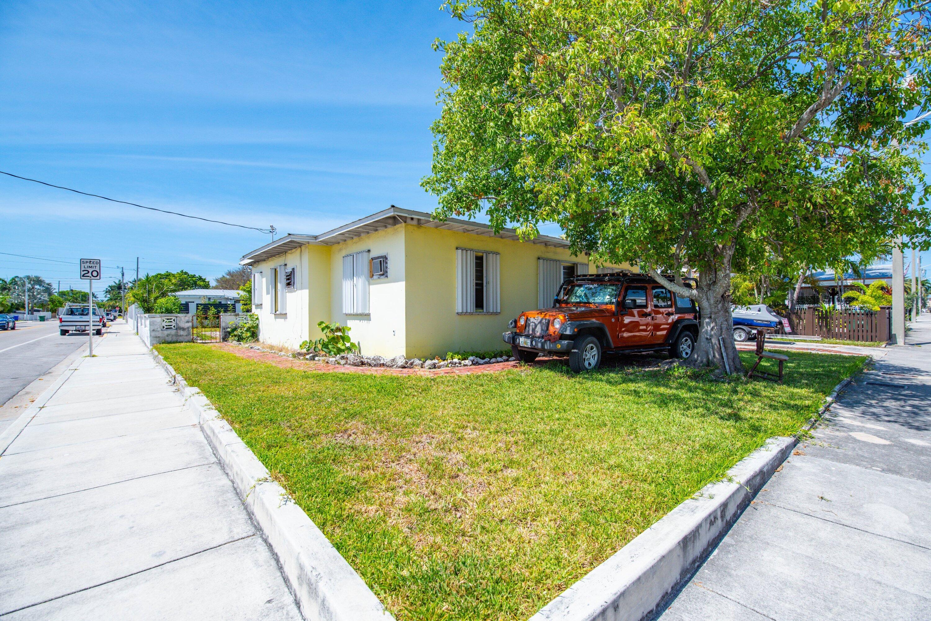 3746 Paula Avenue Property Photo 1
