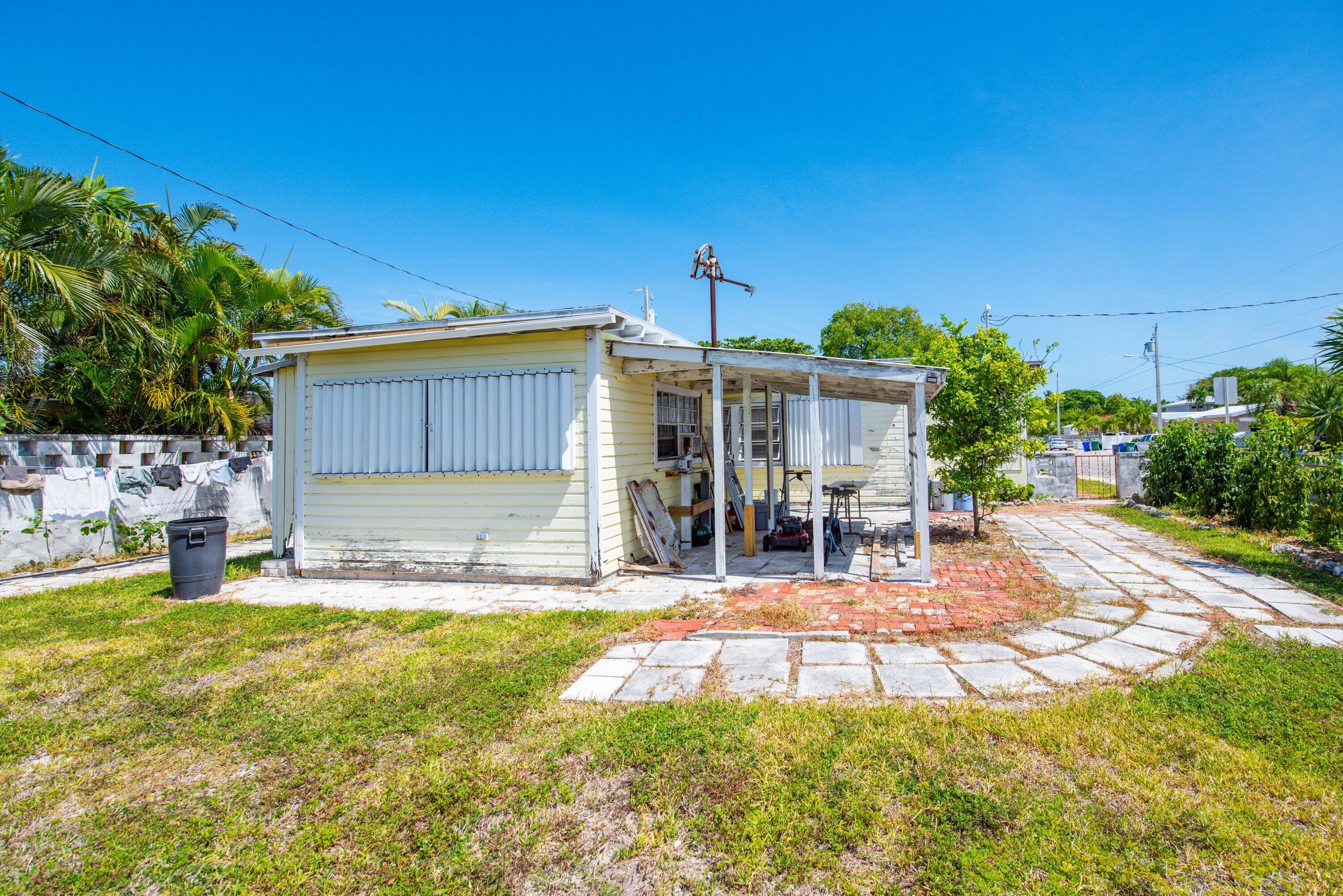 3746 Paula Avenue Property Photo 6