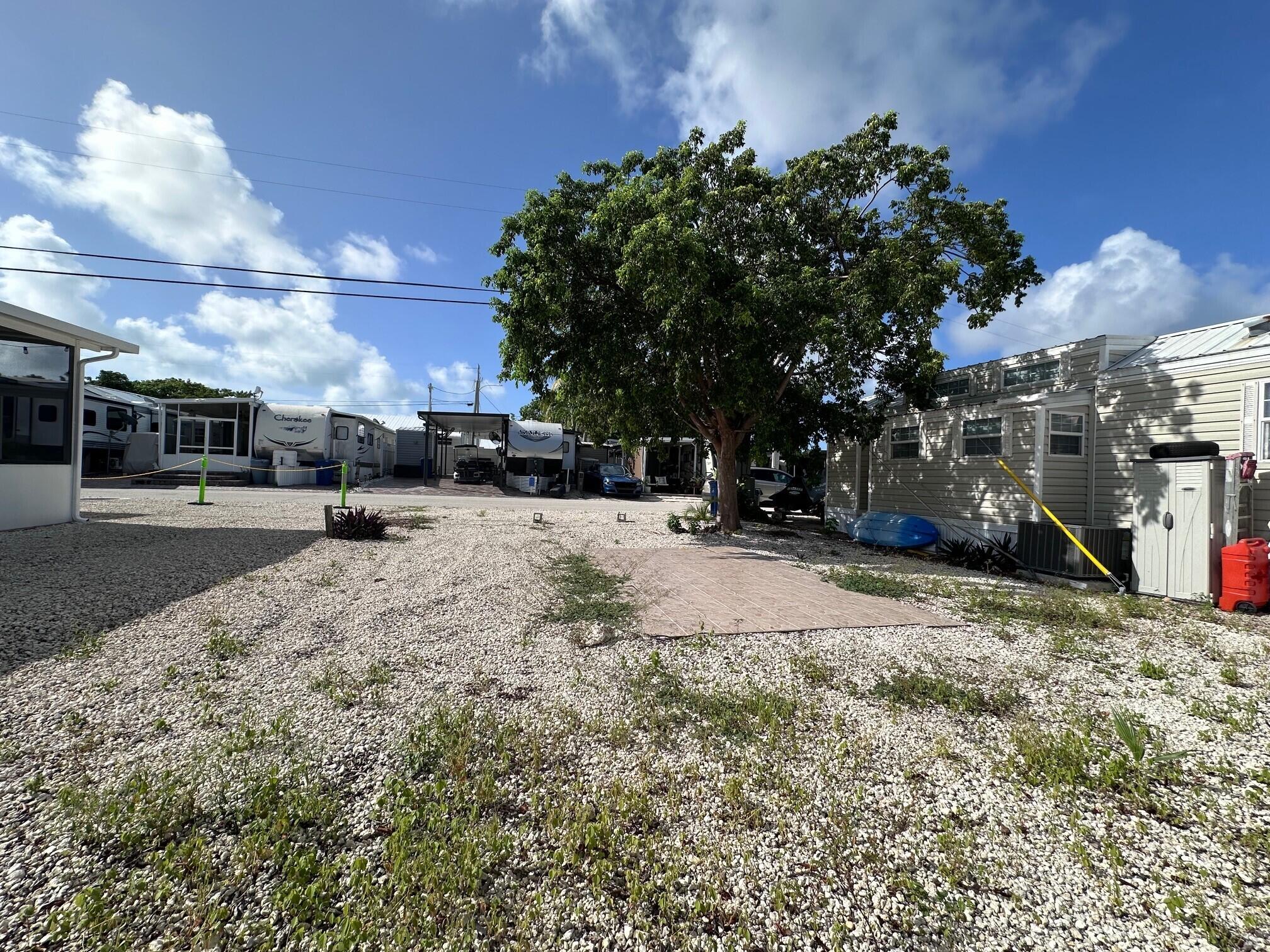 325 Calusa Street, 386 Property Photo 3