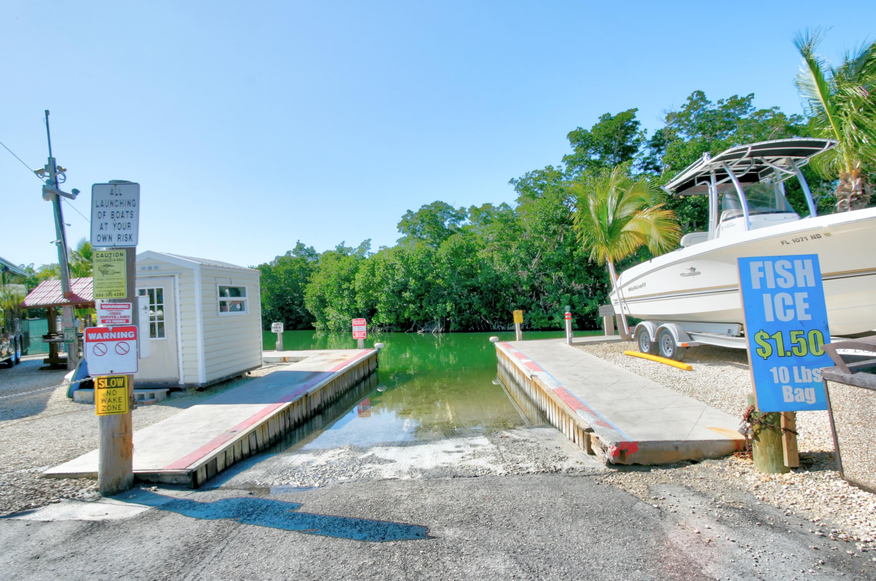 325 Calusa Street, 386 Property Photo 5